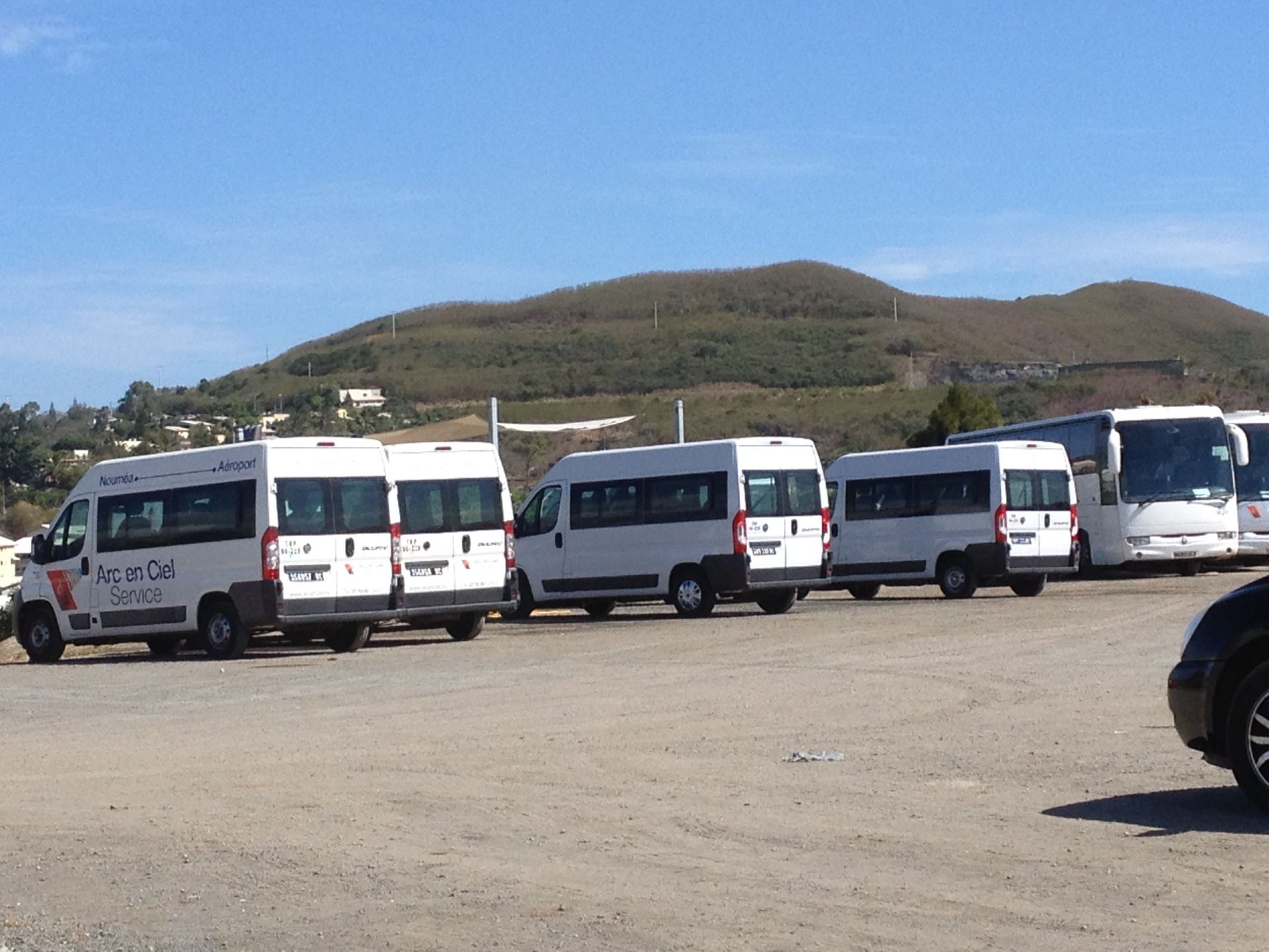 Une petite partir de la flotte...les autres minibus sont déjà partis en mission